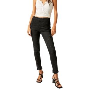 We the Free Bella Moto High-Rise Skinny Jeans in a worn black color Size 29 NEW